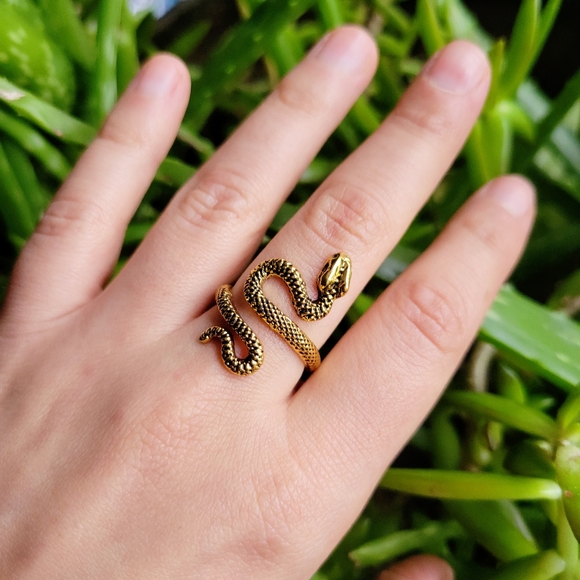 New Classic Gold Snake Ring - Picture 6 of 11